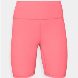 New Athleta Transcend Bike Short